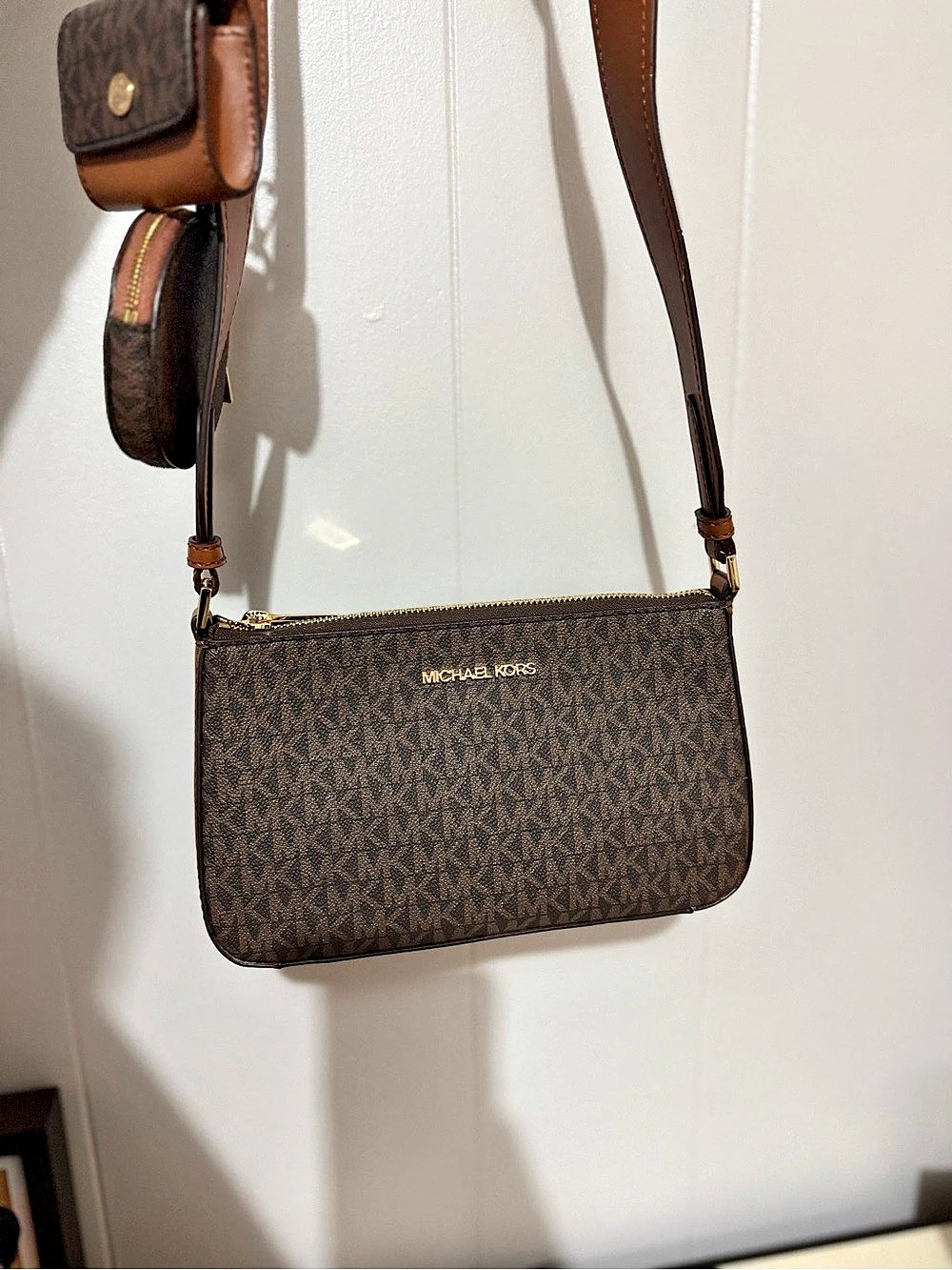 Michael Kors Jet Set Logo Crossbody Bag with Case for Coins and for Airpods